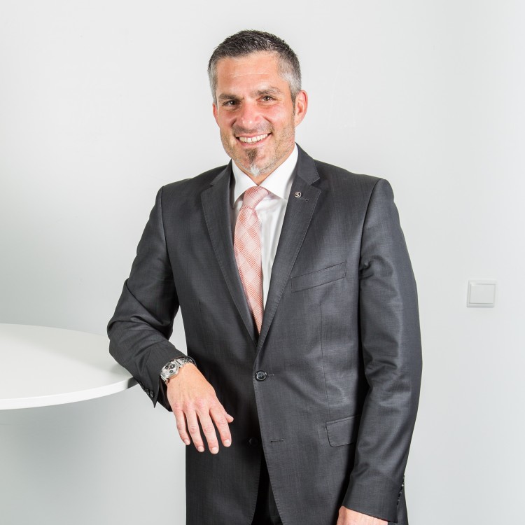 <strong>Thomas Mielke</strong><br />
Personal Financial Coach