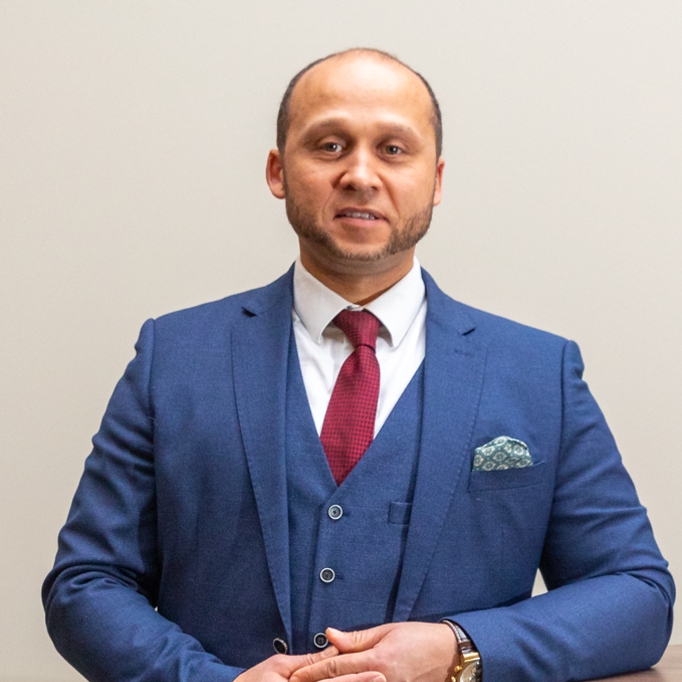 <strong>Louis Odeluga</strong><br />
Personal Financial Coach