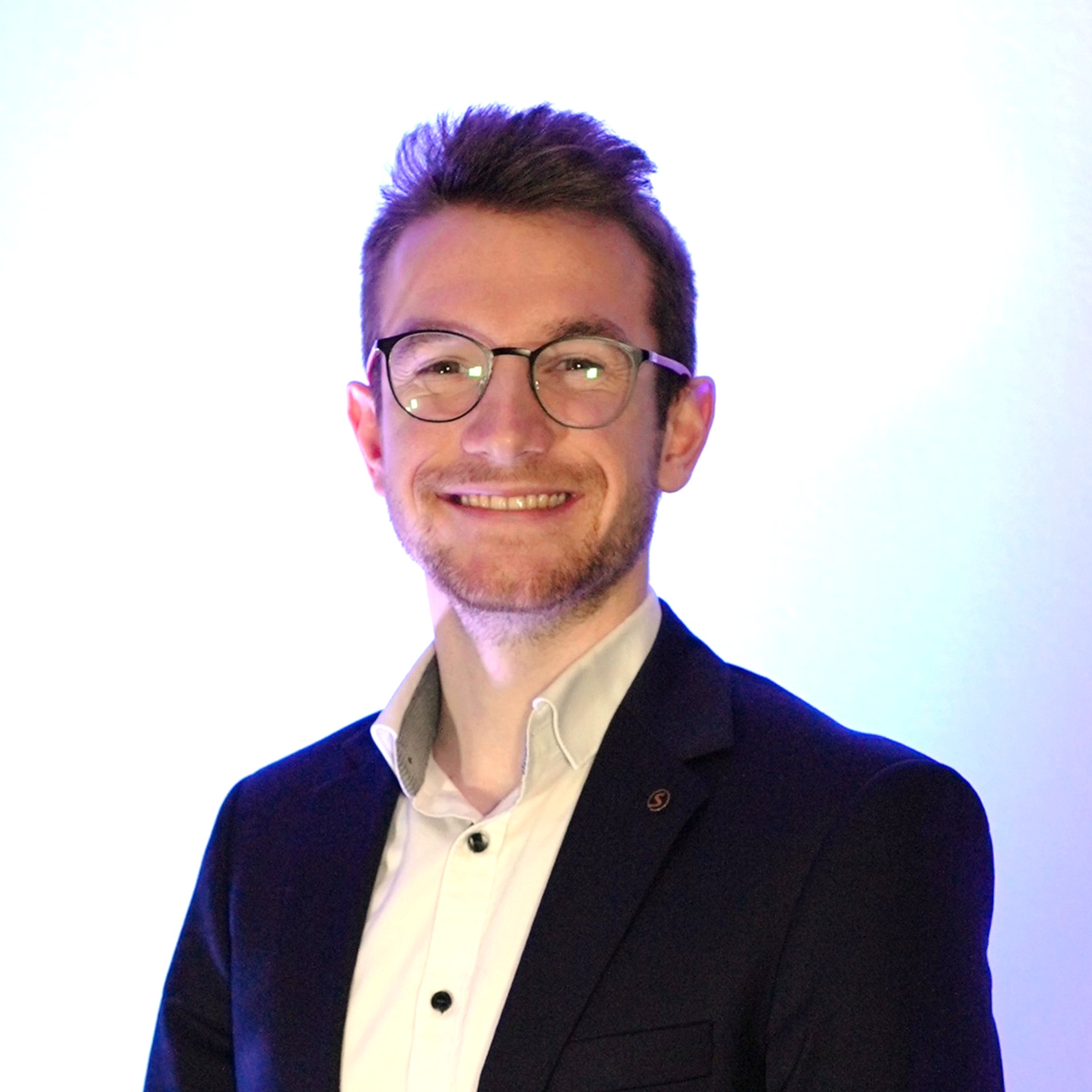 <strong>Max Alexander Wiemer</strong><br />
Consultant